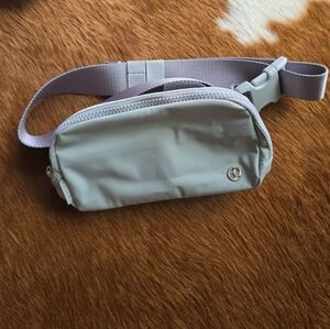 BNWOT Lululemon Discontinued Dove Grey Everywhere Belt Bag 1L